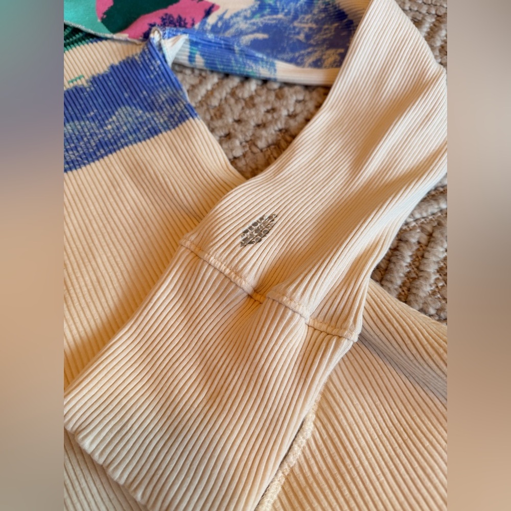 FREE PEOPLE Long Sleeve Ski Top -M - Picture 6 of 11